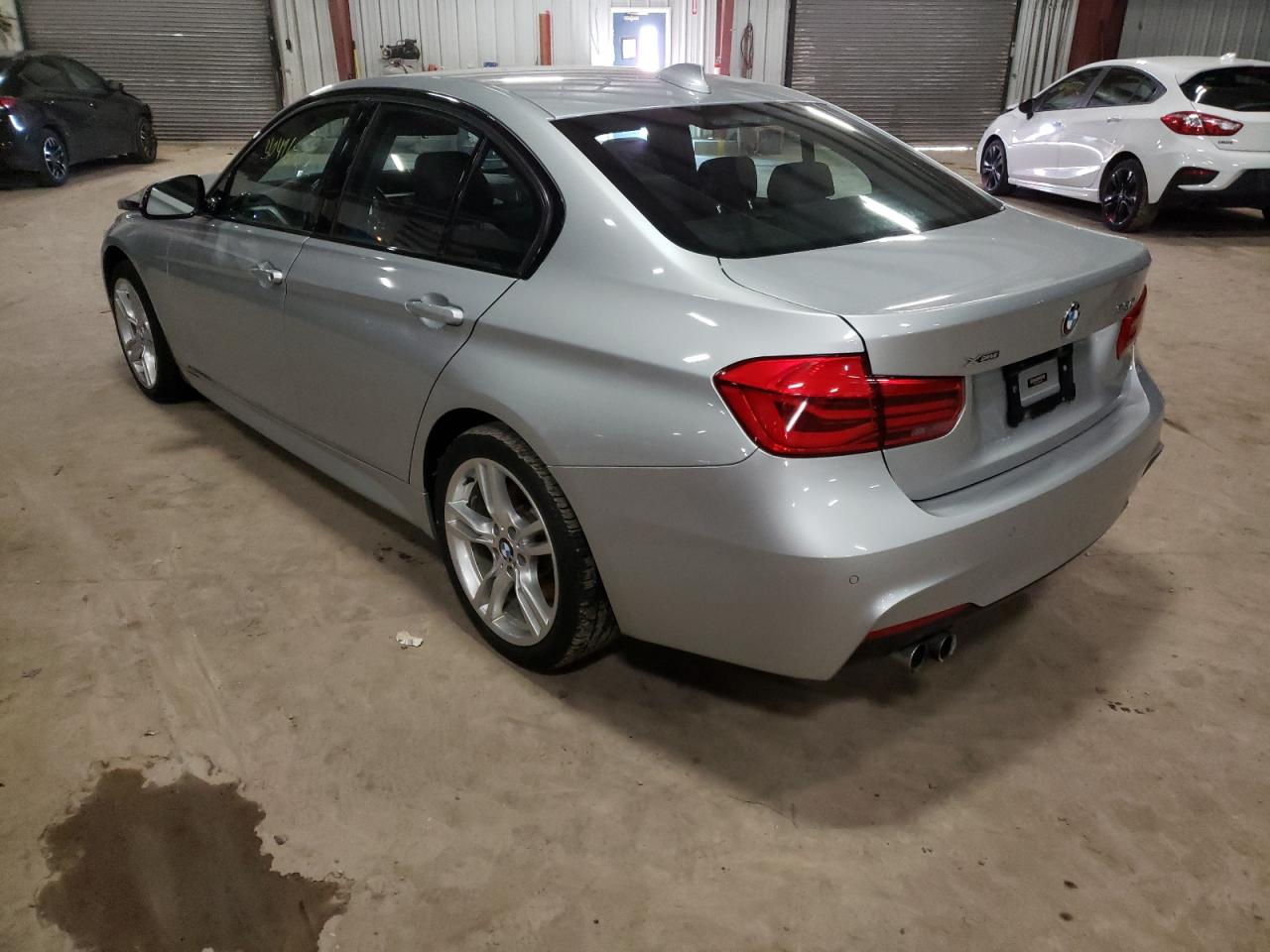 Foto 3 de la subasta – 2017 BMW 330 XI con VIN WBA8D9C57HK894160