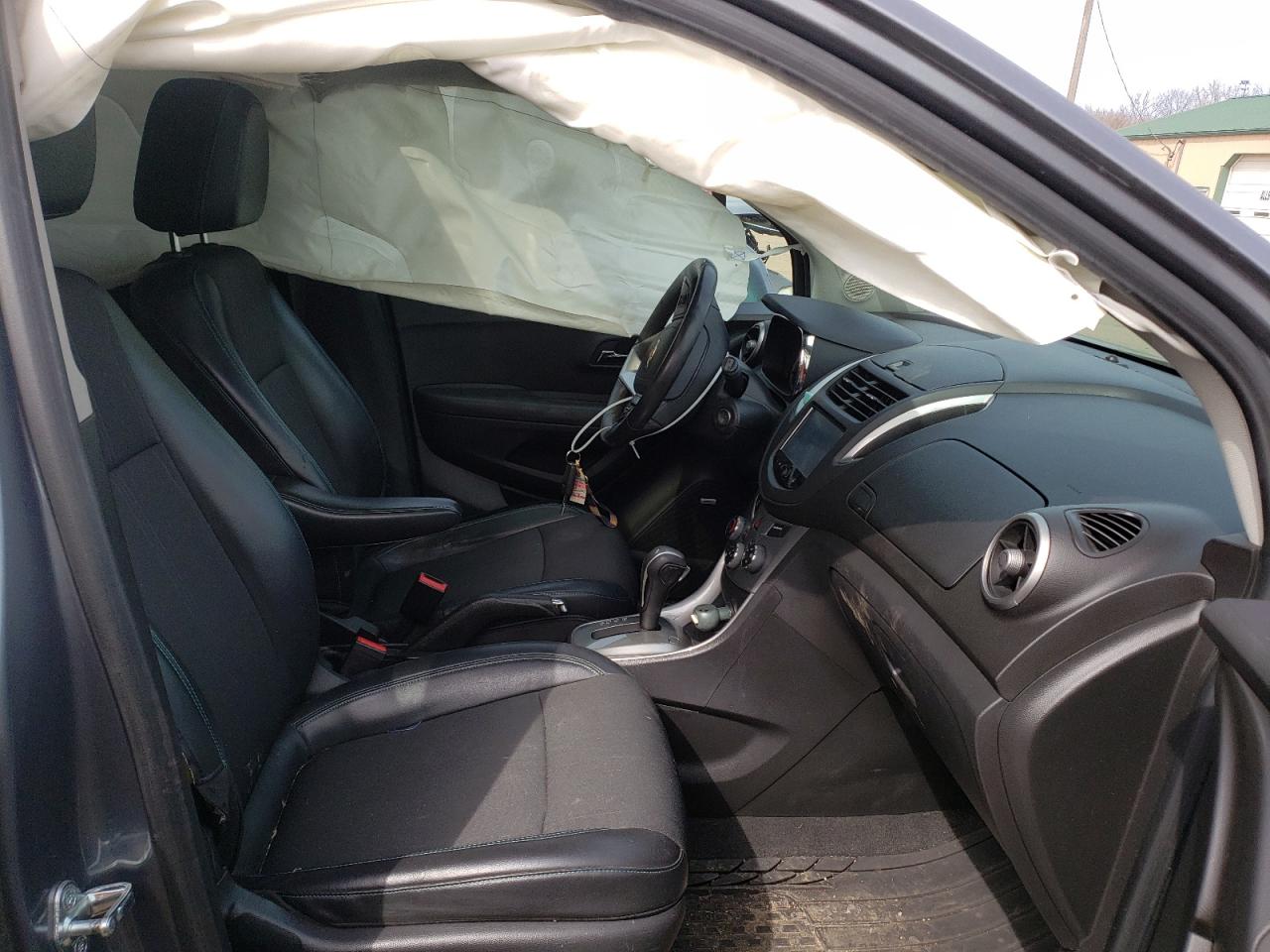 Photo 5 from auction – 2015 CHEVROLET TRAX 1LT with VIN KL7CJLSB2FB091440