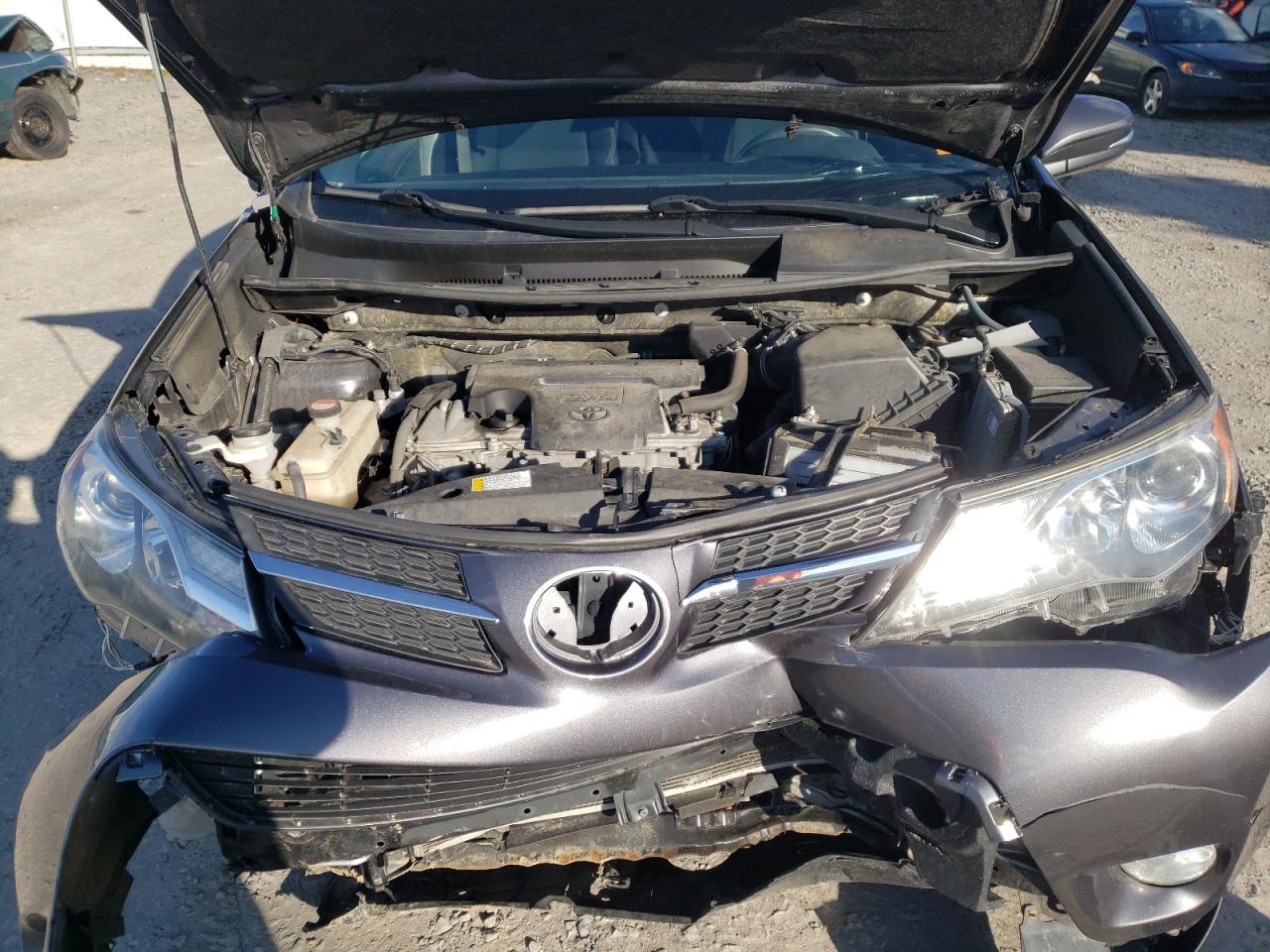 Photo 7 from auction – 2015 TOYOTA RAV4 XLE with VIN JTMRFREVXFJ031466