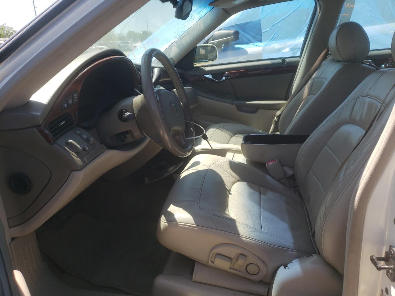 Photo 5 from auction – 2004 CADILLAC DEVILLE with VIN 1G6KD54Y74U157956