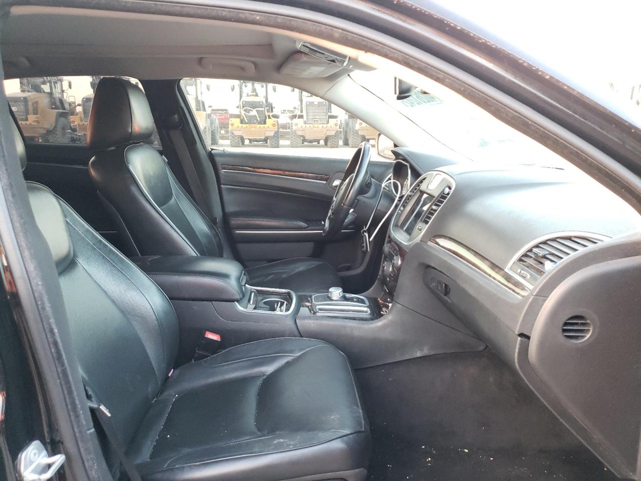 Photo 5 from auction – 2016 CHRYSLER 300C with VIN 2C3CCAEG0GH161331