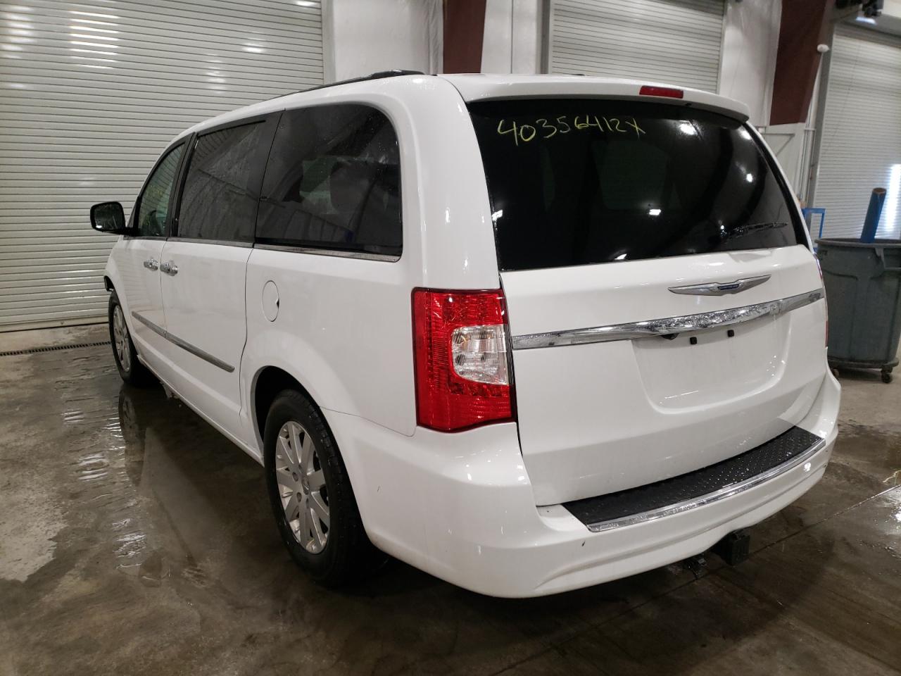 Photo 3 from auction – 2016 CHRYSLER TOWN & COU with VIN 2C4RC1BG4GR303538