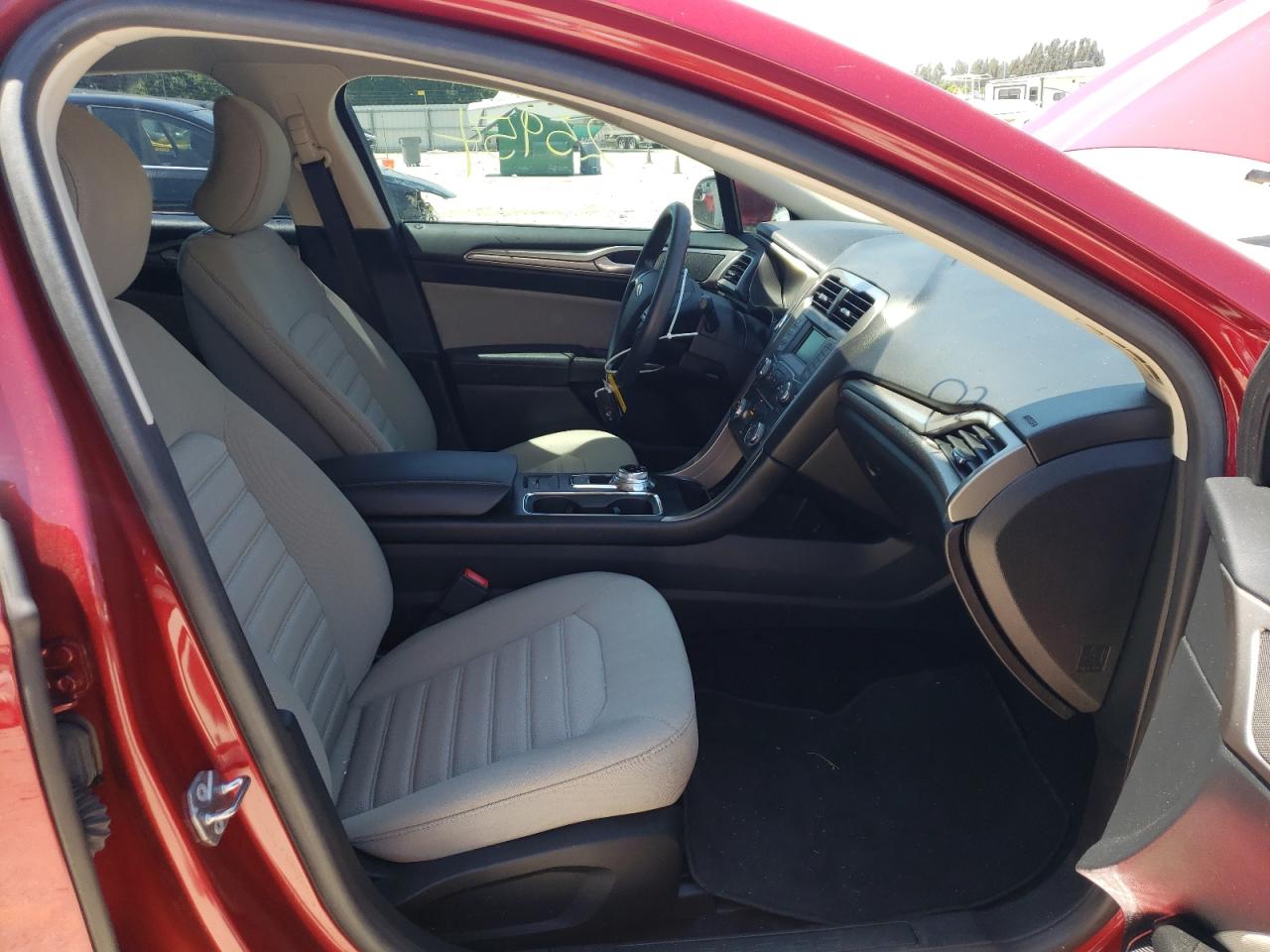 Photo 5 from auction – 2018 FORD FUSION S with VIN 3FA6P0G76JR165146