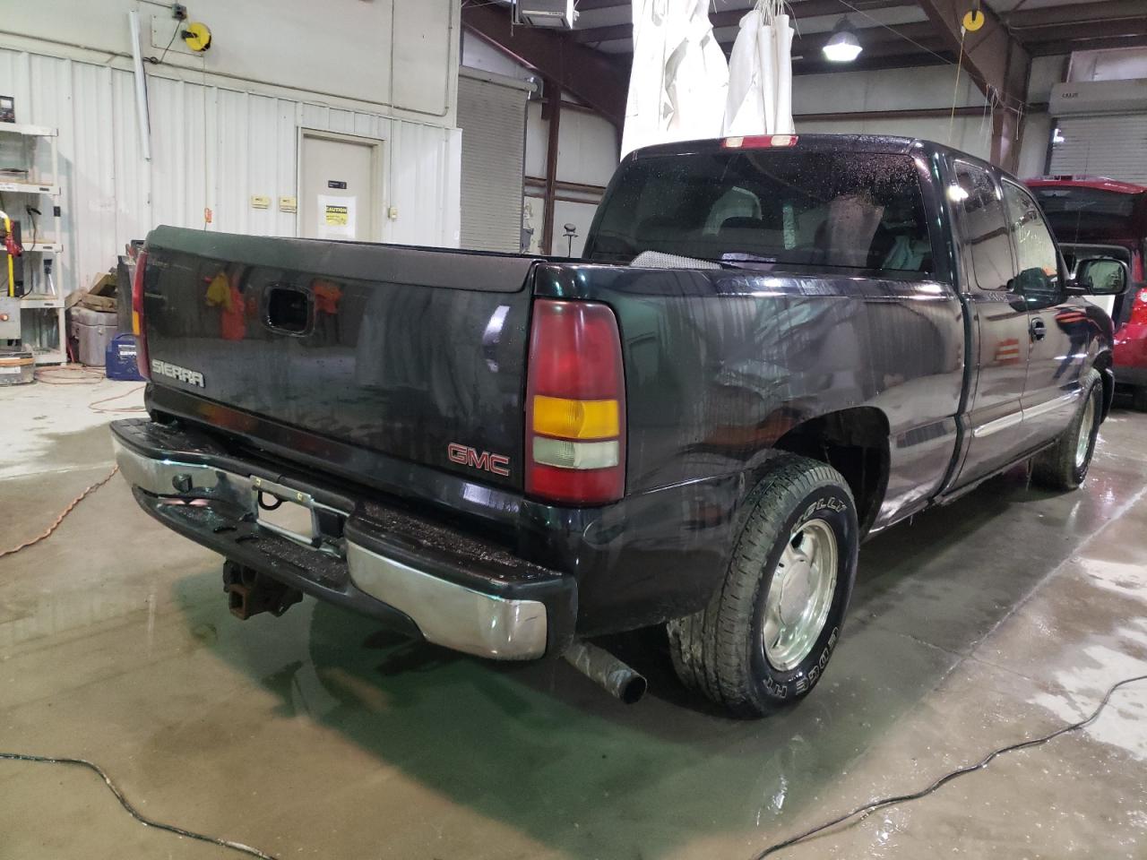Photo 4 from auction – 2003 GMC NEW SIERRA with VIN 2GTEC19T831145506