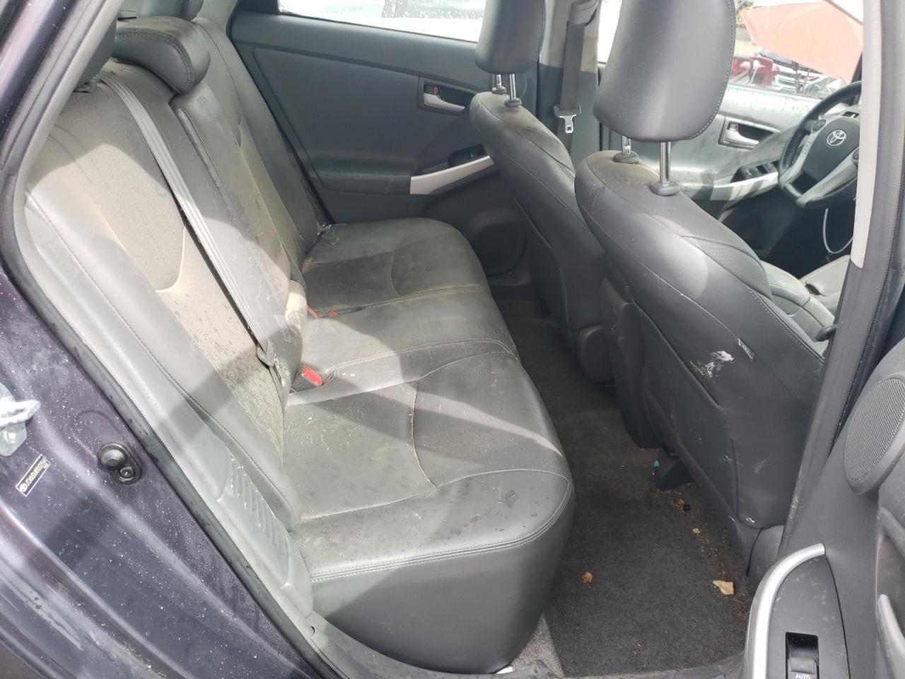 Photo 6 from auction – 2011 TOYOTA PRIUS with VIN JTDKN3DUXB0322561