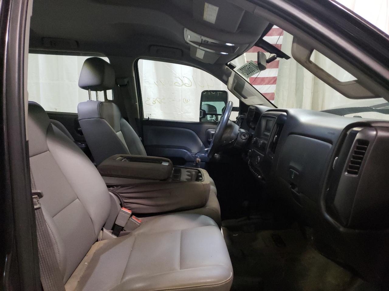 Photo 5 from auction – 2016 CHEVROLET SILVERADO with VIN 1GB4KYCG0GF226246