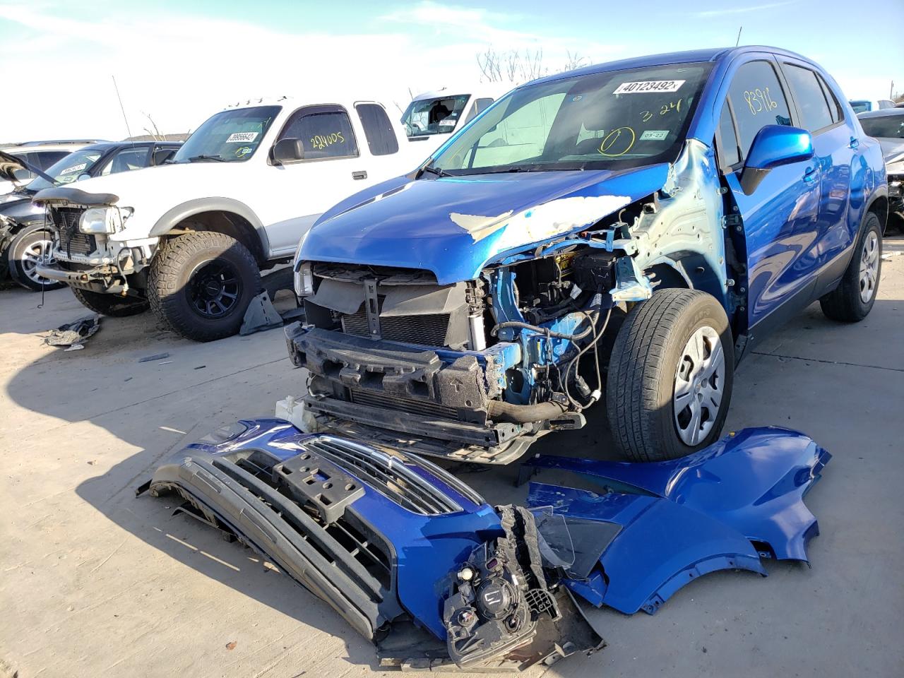 Photo 2 from auction – 2016 CHEVROLET TRAX LS with VIN KL7CJKSB3GB576570