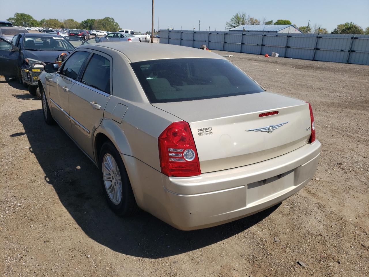 Photo 3 from auction – 2009 CHRYSLER 300 with VIN 2C3KA43D99H517483