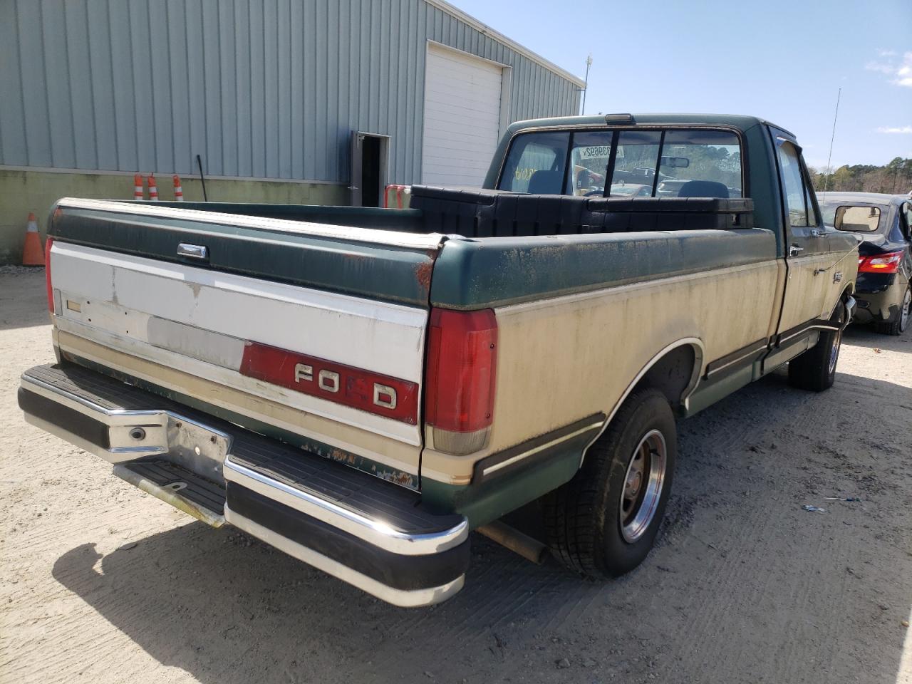 Photo 4 from auction – 1987 FORD F150 with VIN 1FTDF15N6HNA55741