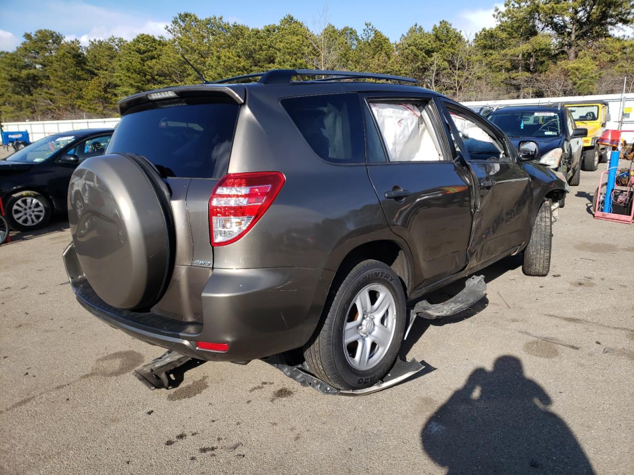 Photo 4 from auction – 2011 TOYOTA RAV4 with VIN 2T3BF4DV4BW082415