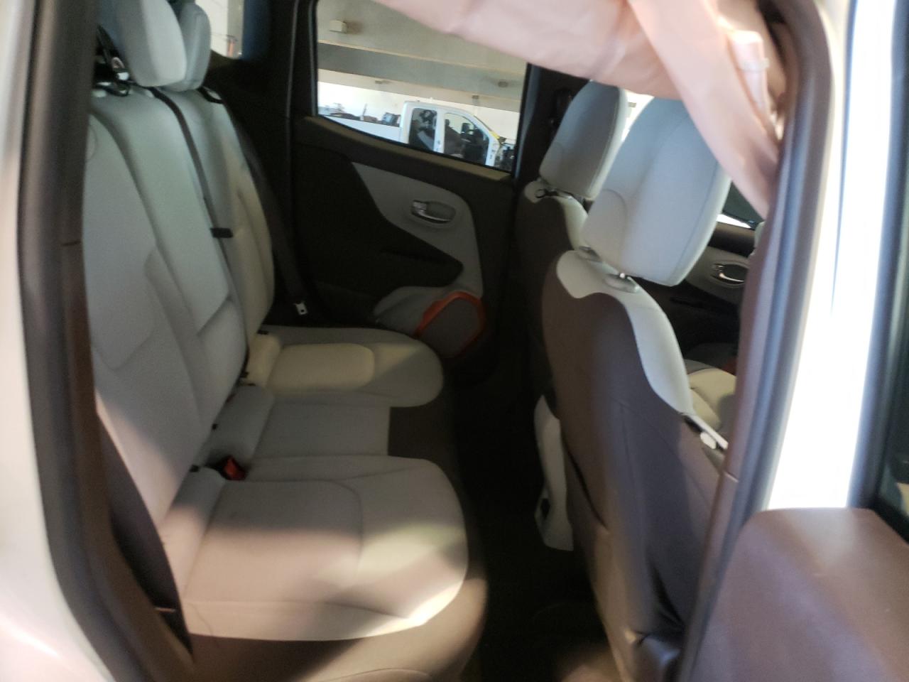 Photo 6 from auction – 2017 JEEP RENEGADE L with VIN ZACCJABB8HPG52028