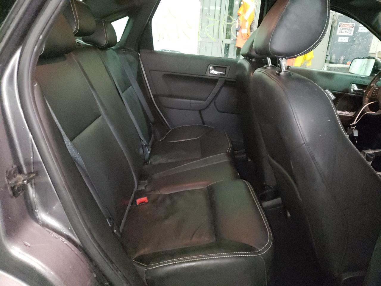 Foto 6 de la subasta – 2011 FORD FOCUS SEL con VIN 1FAHP3HN1BW201220