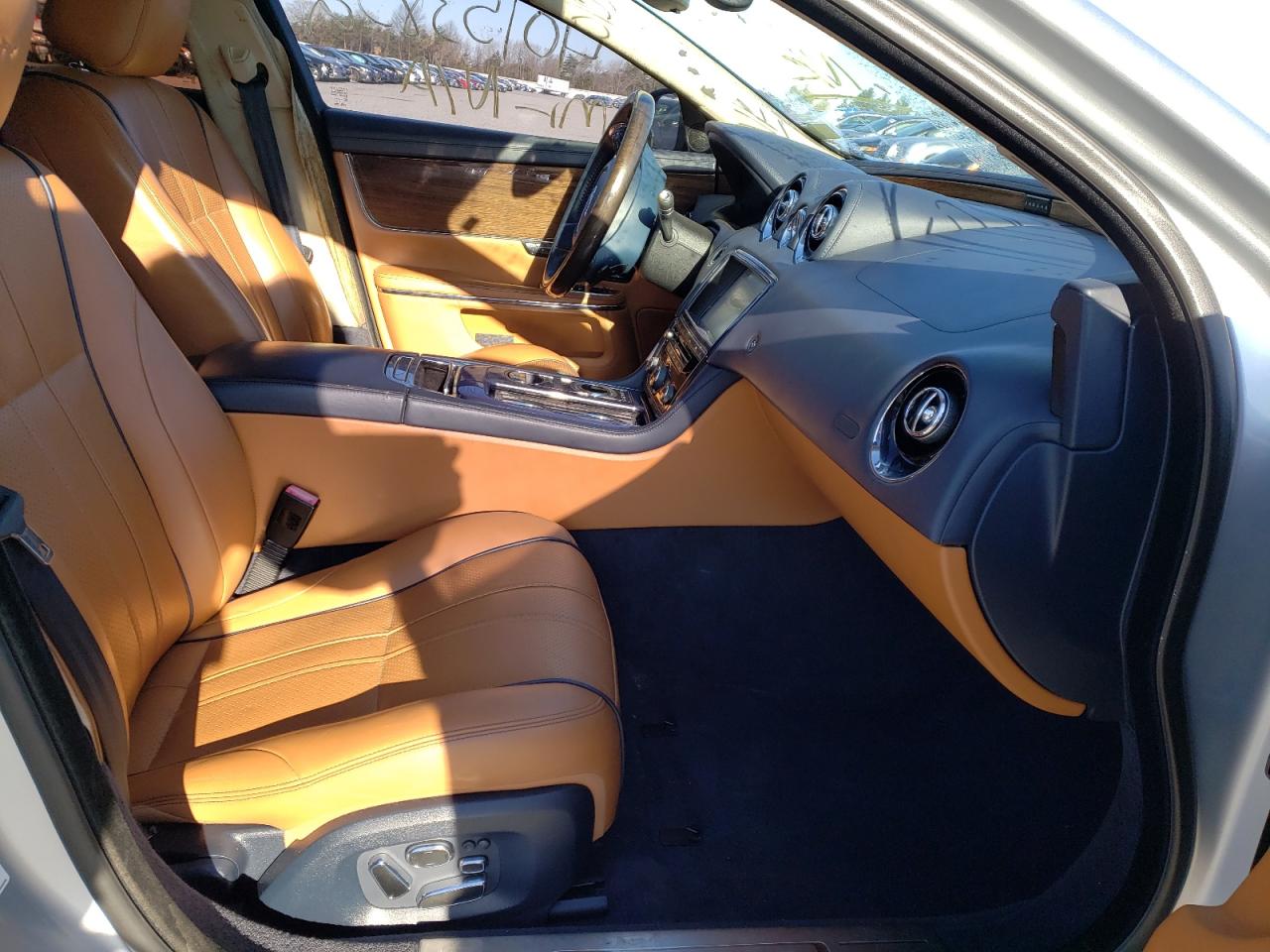 Photo 5 from auction – 2011 JAGUAR XJ SUPERCH with VIN SAJWA1GE6BMV16245