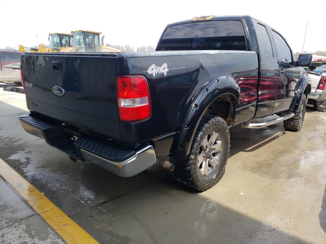 Photo 4 from auction – 2004 FORD F150 with VIN 1FTRX14W54NB66806