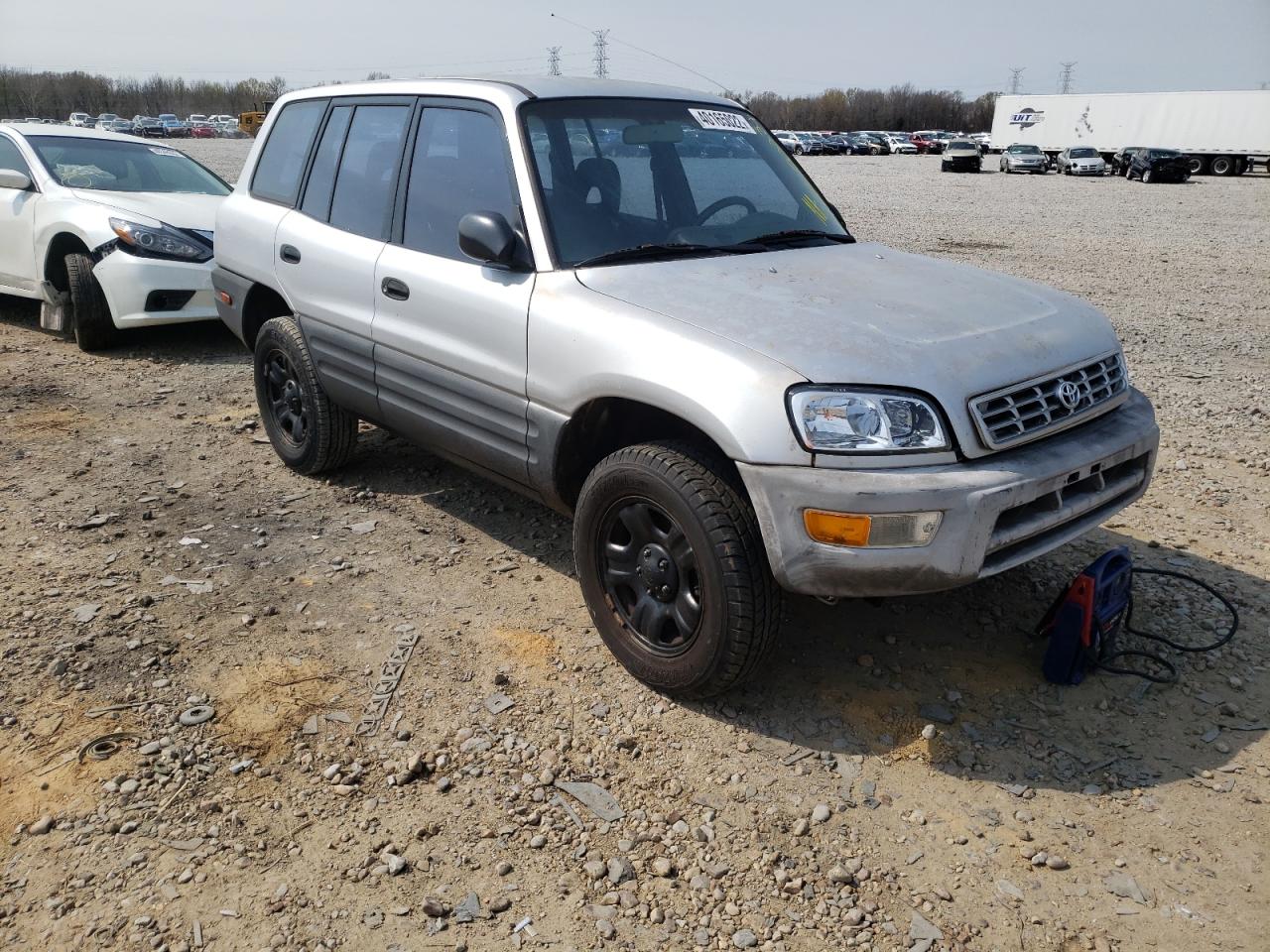 TOYOTA RAV4 1998 with VIN JT3HP10V5W0158671 - Photo from auction