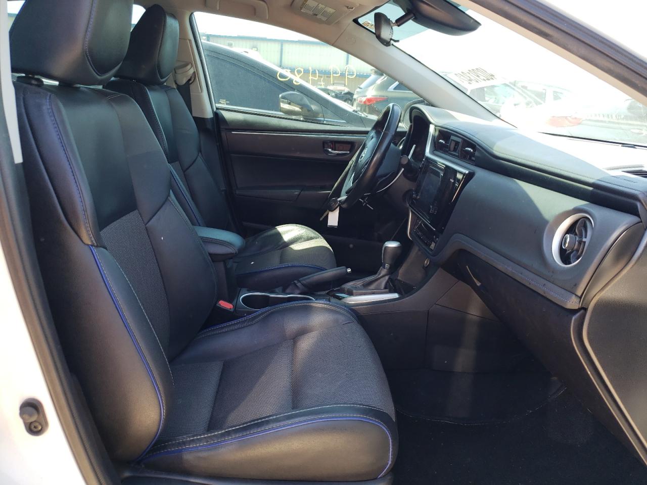 Photo 5 from auction – 2017 TOYOTA COROLLA L with VIN 5YFBURHE8HP619738