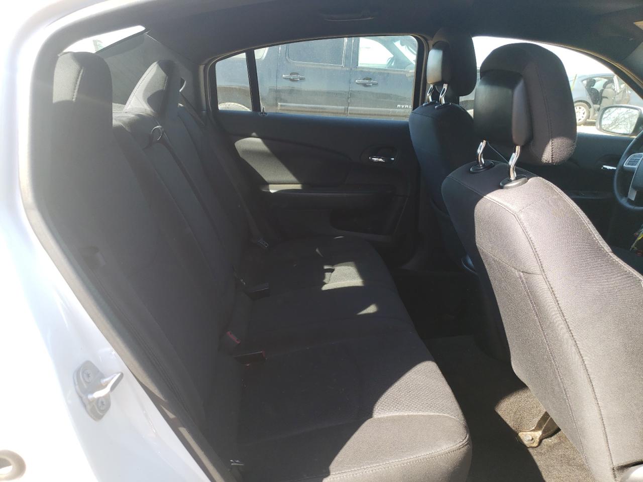 Photo 6 from auction – 2014 CHRYSLER 200 TOURIN with VIN 1C3CCBBB5EN237421