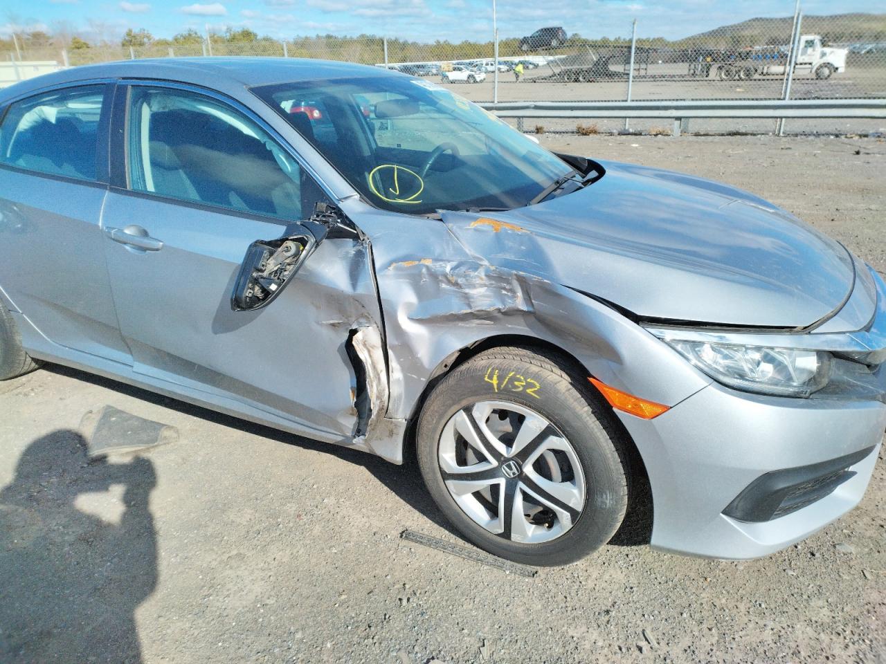 Photo 9 from auction – 2016 HONDA CIVIC LX with VIN 19XFC2F51GE241504