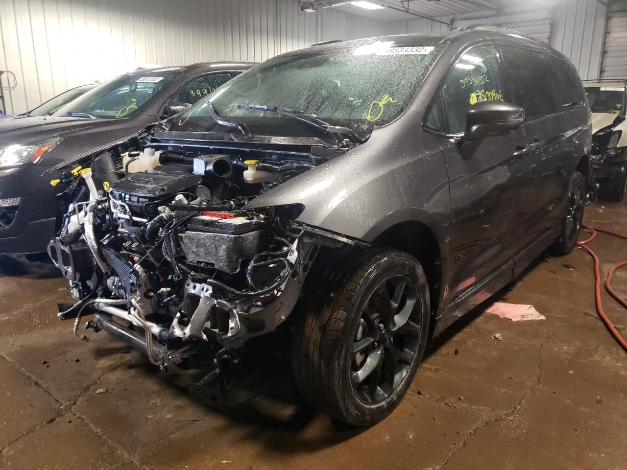 Photo 2 from auction – 2021 CHRYSLER PACIFICA T with VIN 2C4RC1BG1MR504812