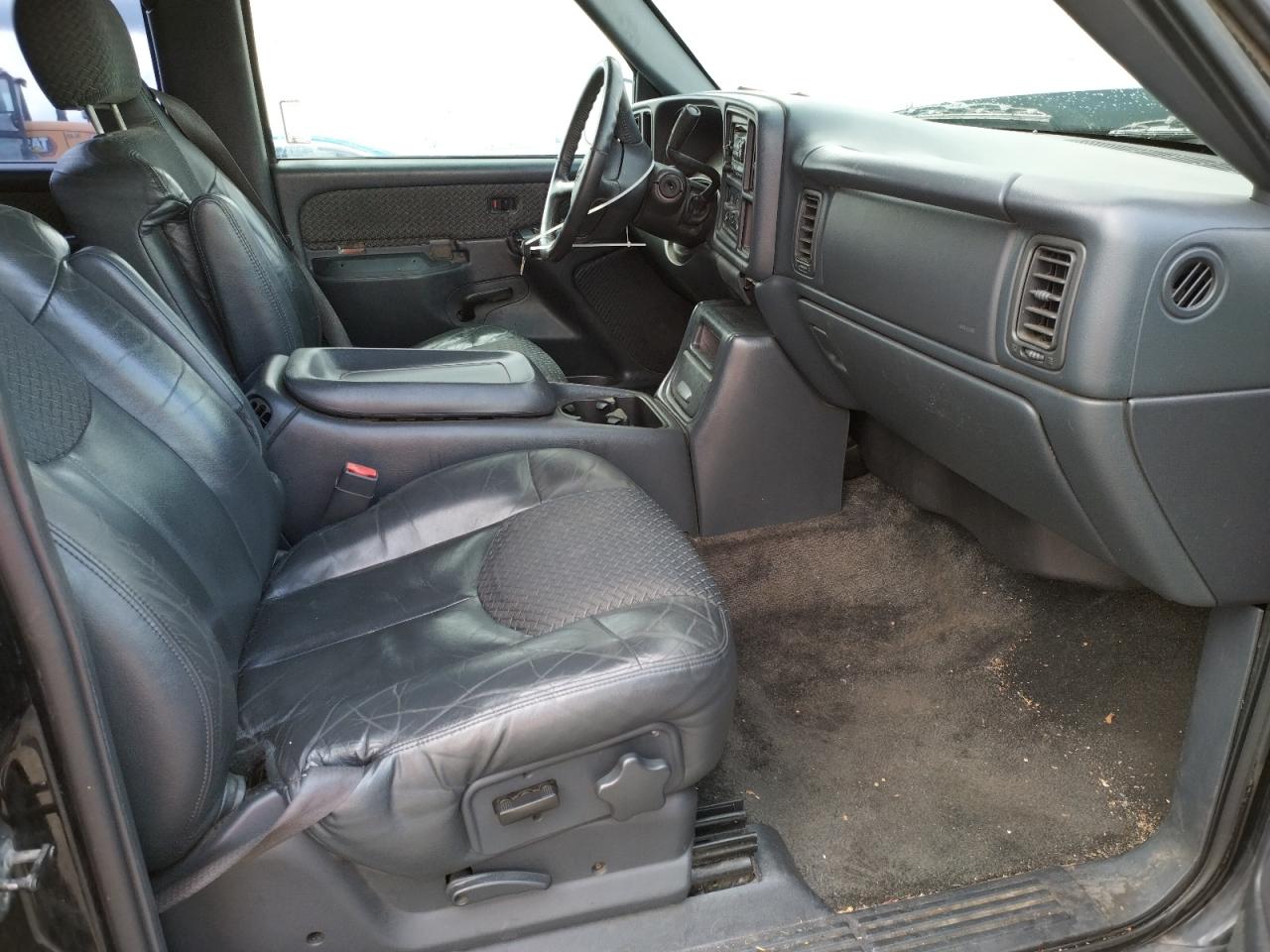 Photo 5 from auction – 2002 CHEVROLET AVALANCHE with VIN 3GNEC13T02G110271