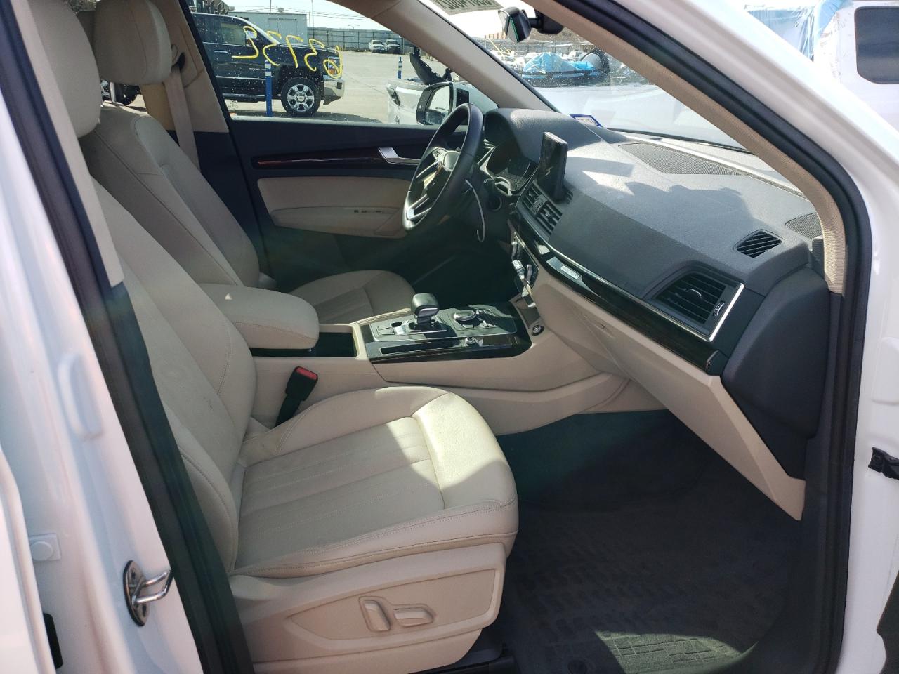 Photo 5 from auction – 2019 AUDI Q5 PREMIUM with VIN WA1ANAFY2K2069671