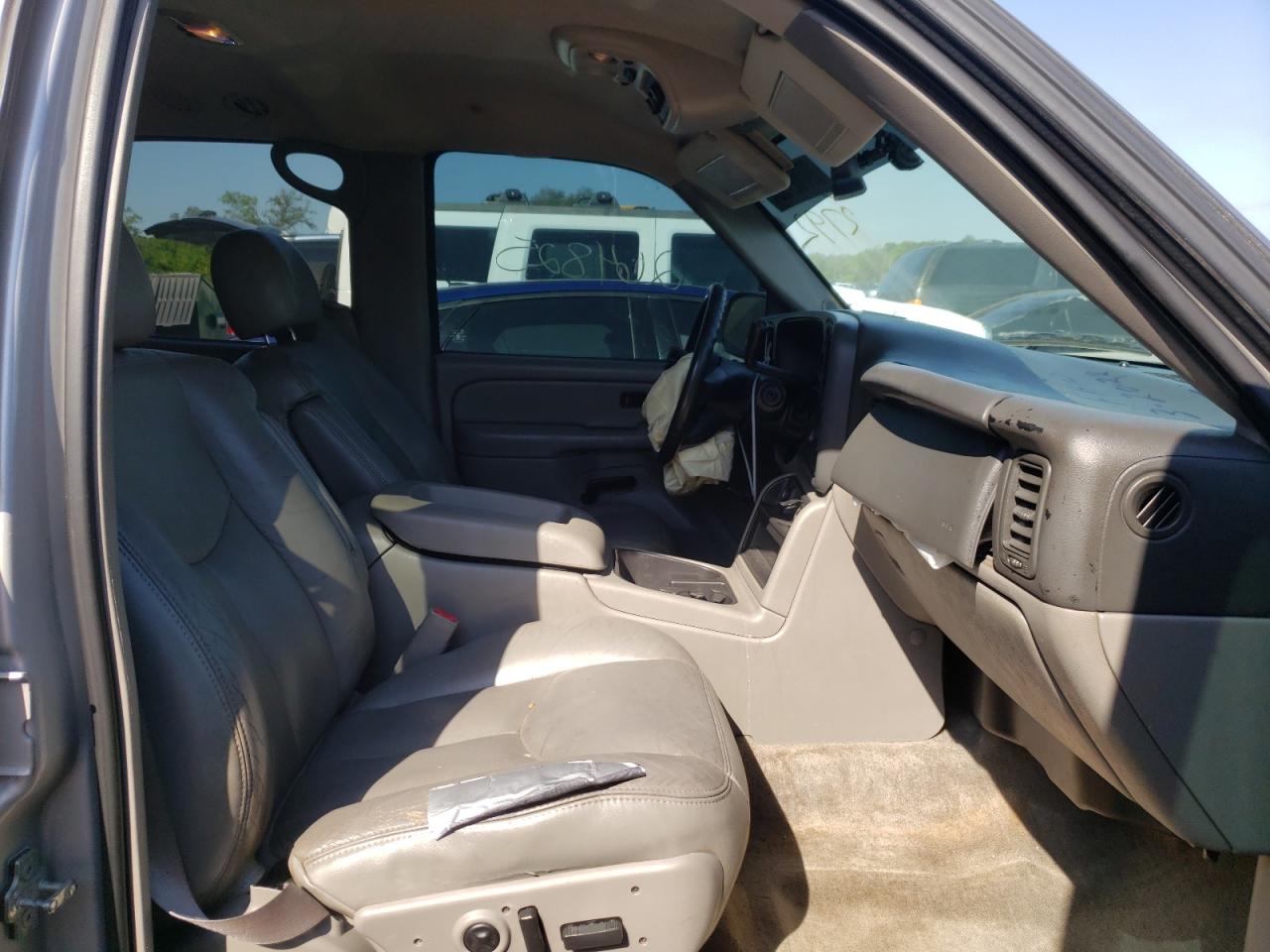 Photo 5 from auction – 2004 GMC YUKON with VIN 1GKEC13Z34J281289