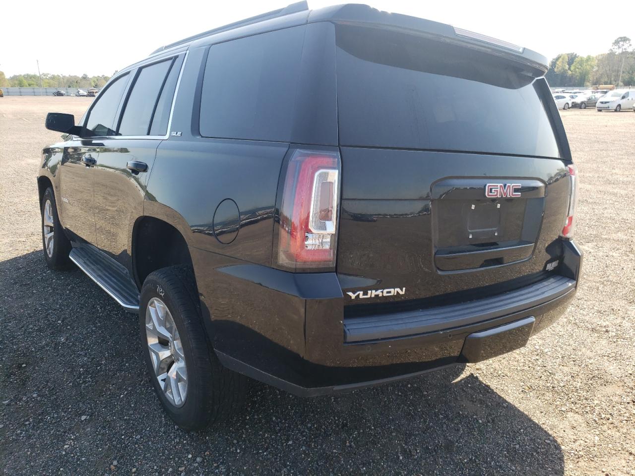 Photo 3 from auction – 2015 GMC YUKON SLE with VIN 1GKS2AKC7FR648296