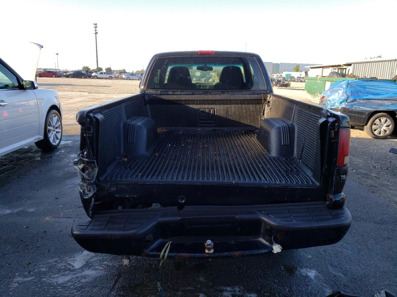 Photo 9 from auction – 2001 GMC SONOMA with VIN 1GTCS19WX18108875