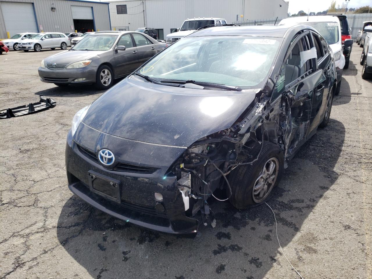 Photo 2 from auction – 2011 TOYOTA PRIUS with VIN JTDKN3DUXB1334073