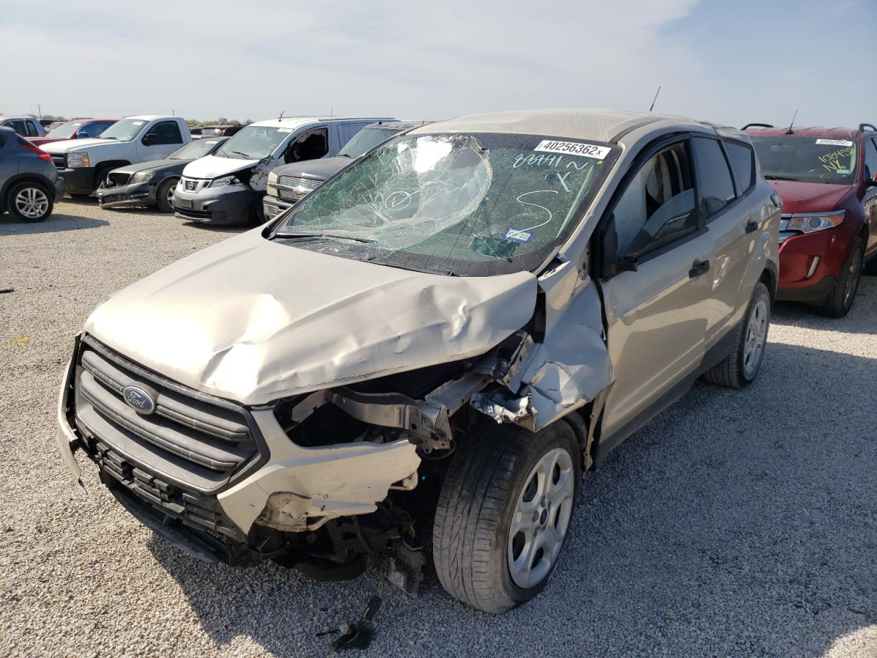 صورة رقم 2 من المزاد - 2018 FORD ESCAPE S مع VIN 1FMCU0F73JUC86180