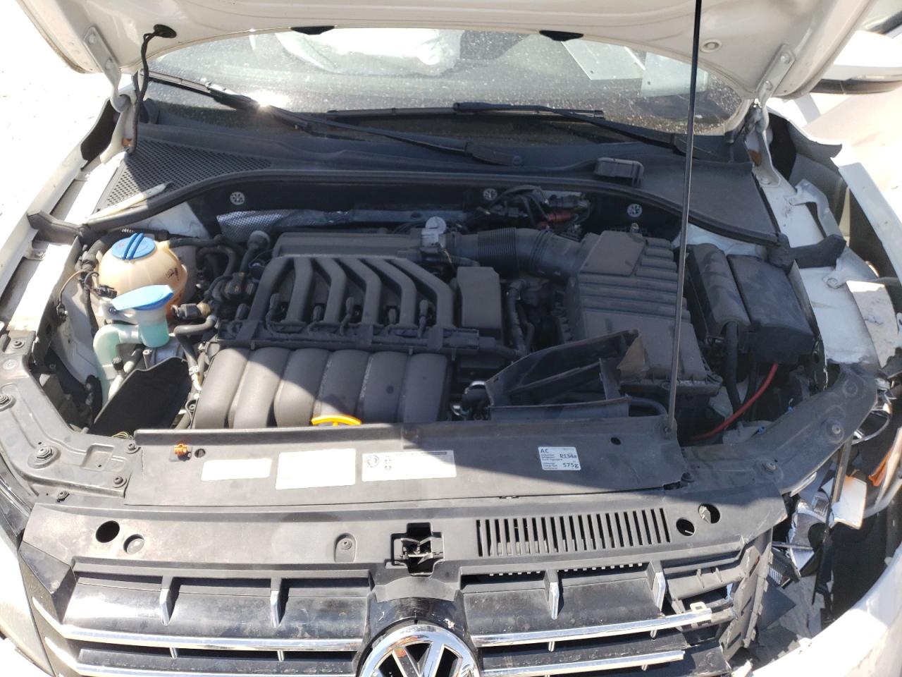 Photo 7 from auction – 2012 VOLKSWAGEN PASSAT SE with VIN 1VWBM7A3XCC087937