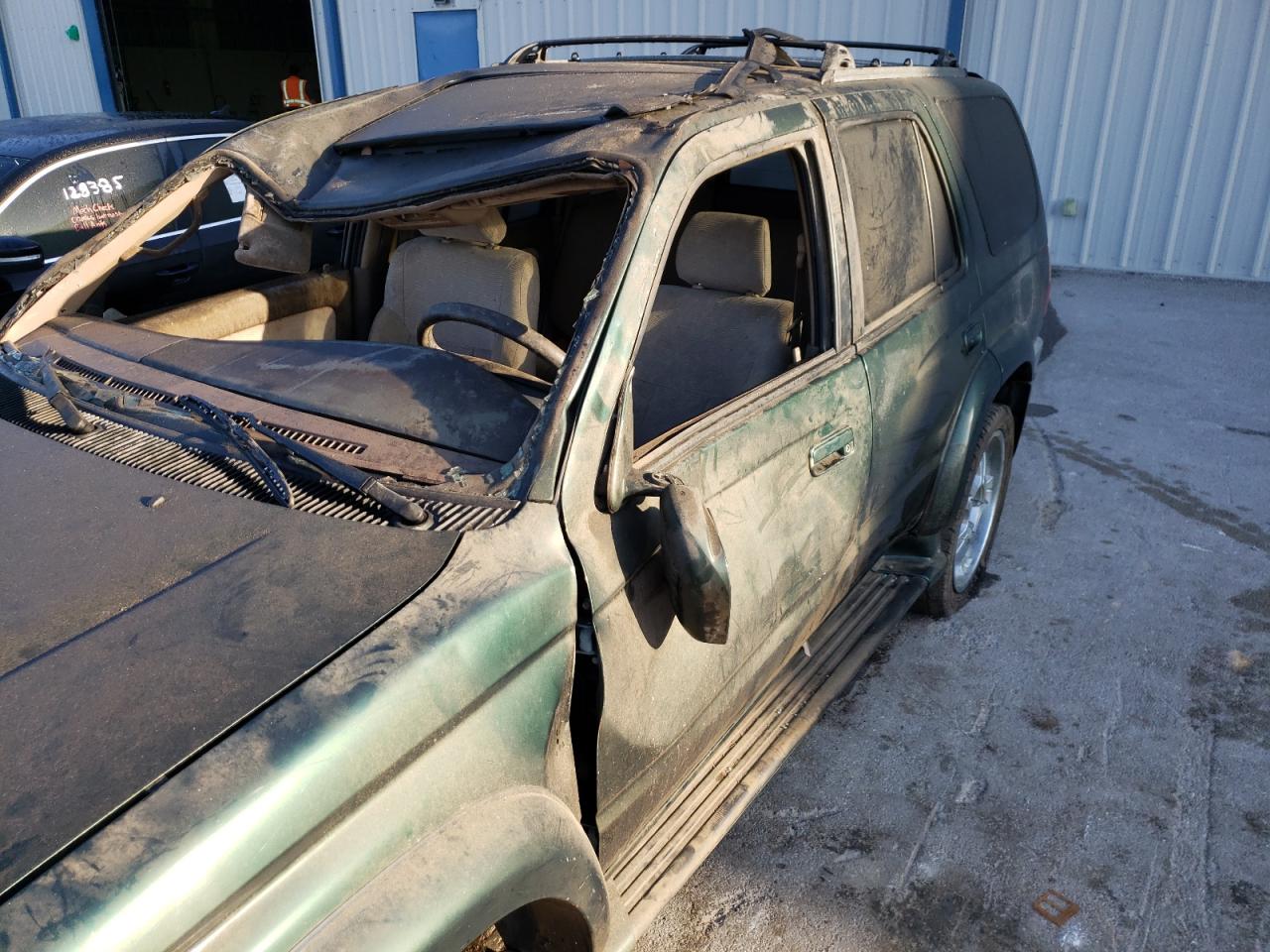 Photo 9 from auction – 2000 TOYOTA 4RUNNER SR with VIN JT3GN86R4Y0168793