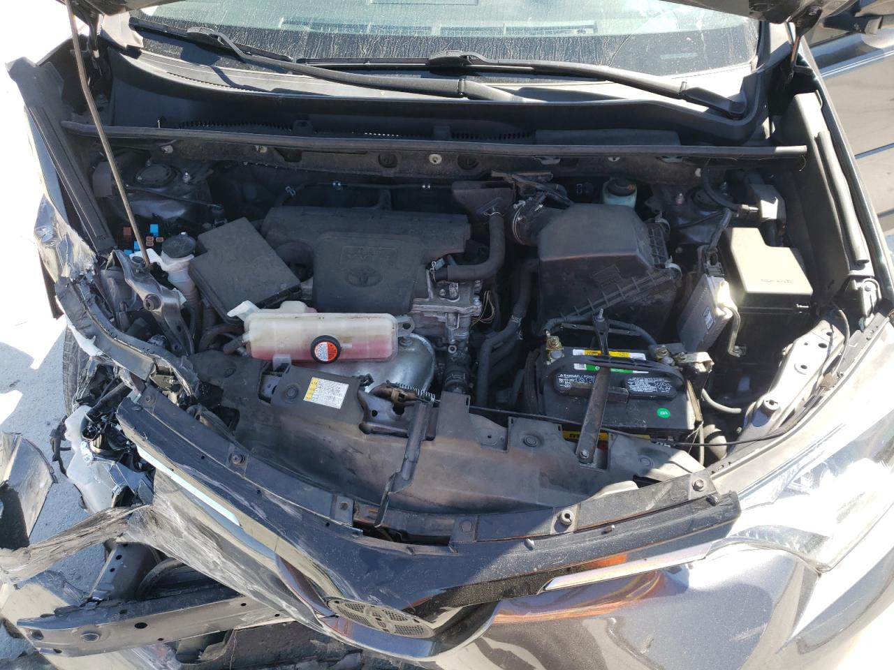 Photo 7 from auction – 2016 TOYOTA RAV4 LE with VIN JTMZFREV0GJ076126