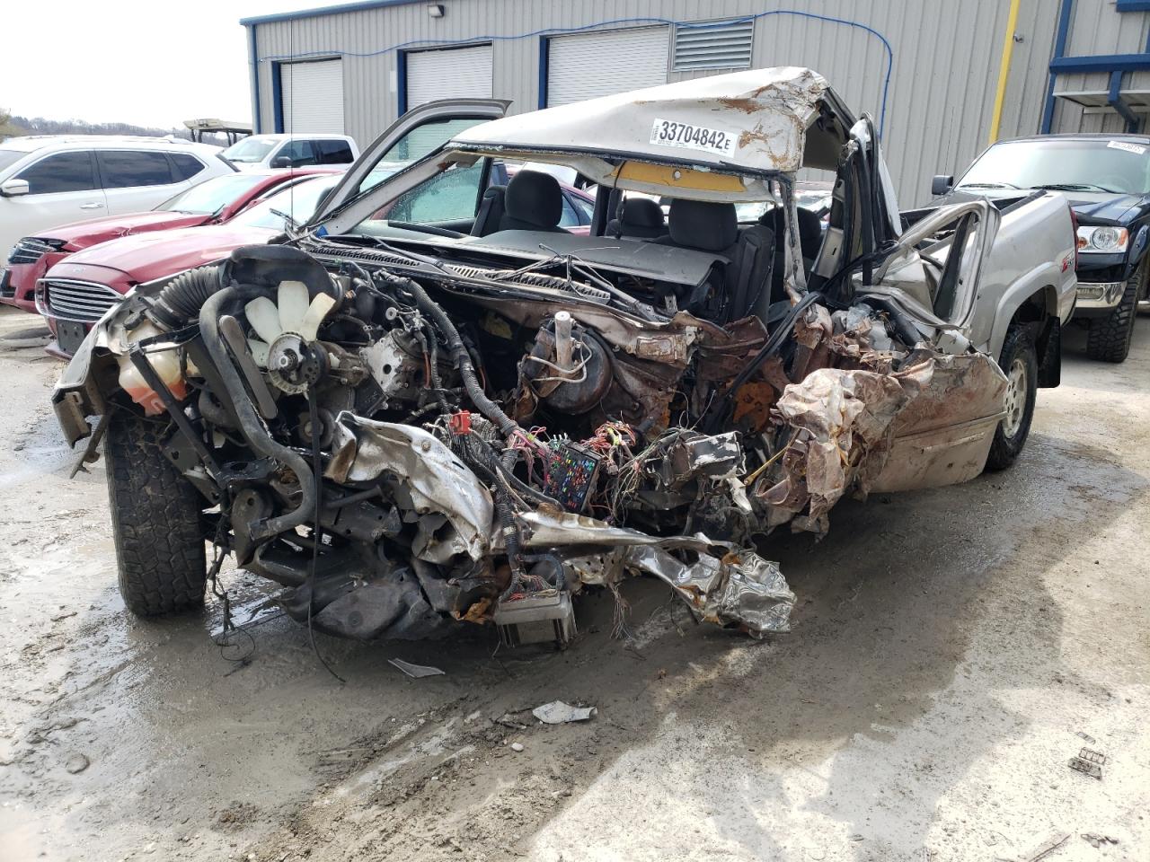 Photo 2 from auction – 2004 CHEVROLET SILVERADO with VIN 1GCEK19TX4E325444