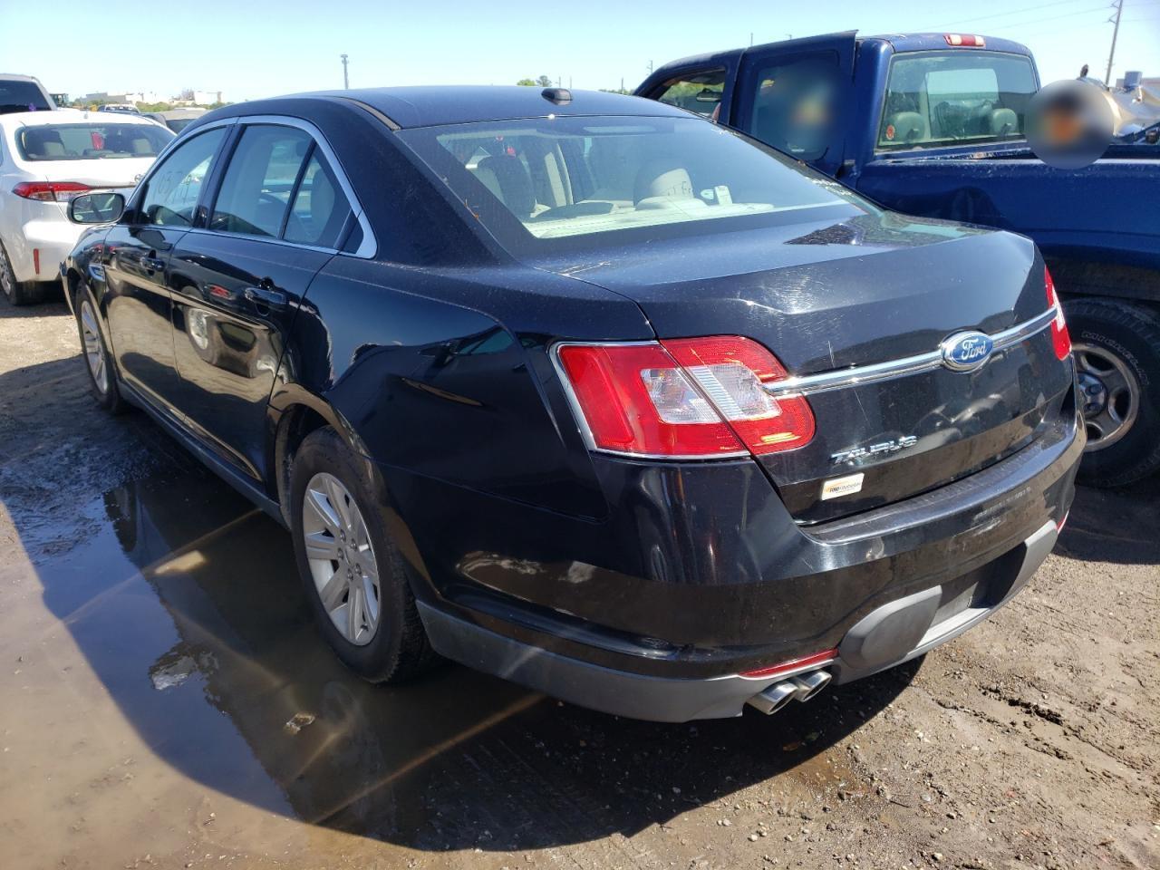 Foto 3 de la subasta – 2018 FORD TAURUS SE con VIN 1FAHP2DW4CG105098