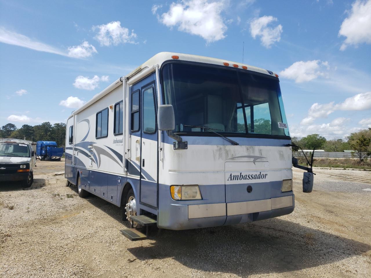 HOLI AMBASSADOR 2000 with VIN 1RF120315Y2011314 - Photo from auction