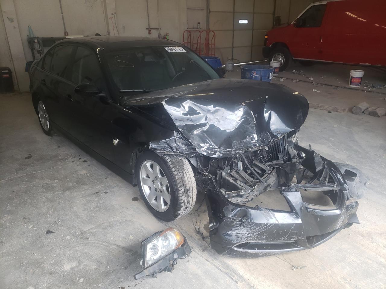 BMW 328 I 2007 with VIN WBAVA37547NL17442 - Photo from auction