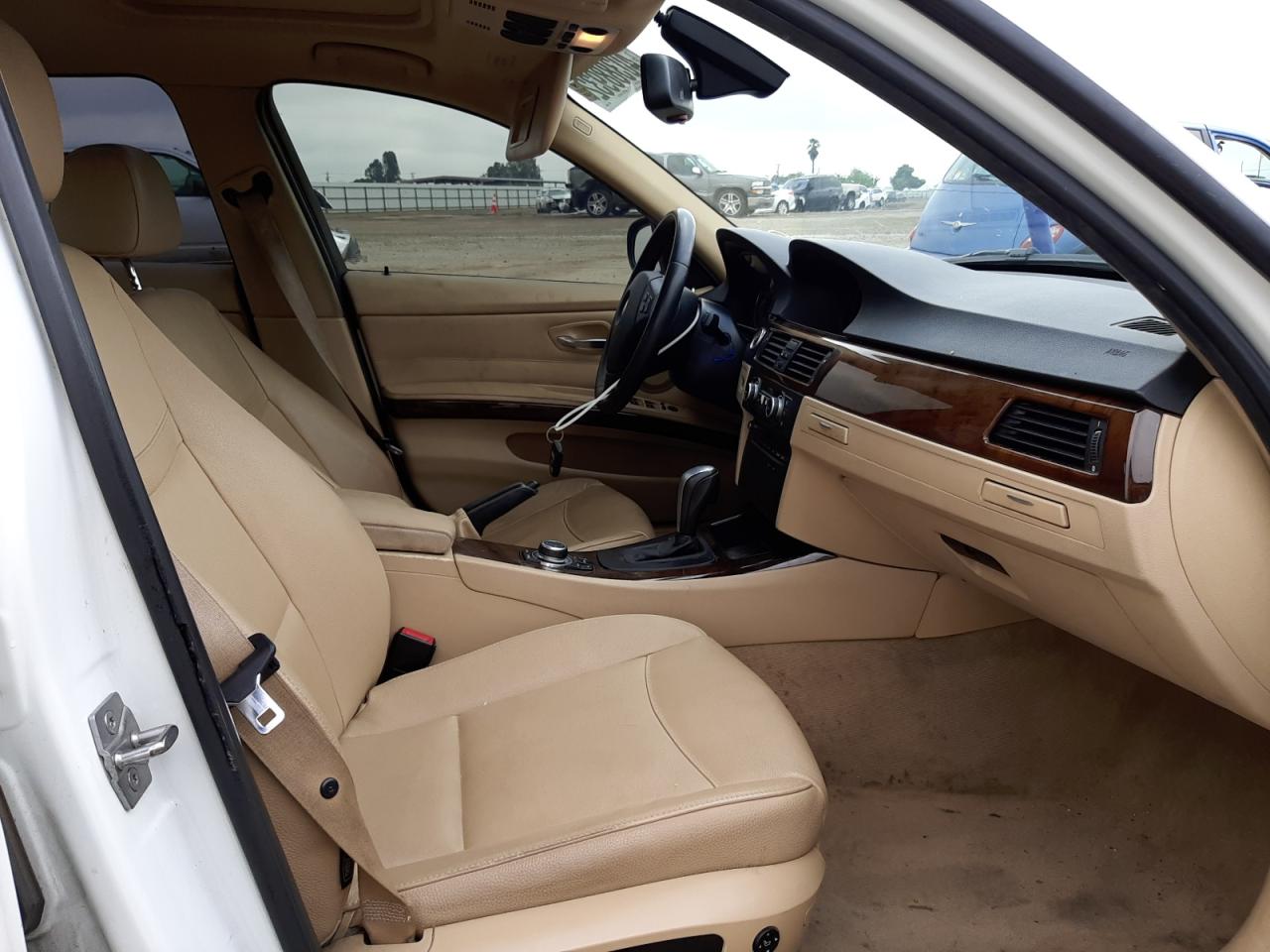 Photo 5 from auction – 2011 BMW 328 I SULE with VIN WBAPH5G58BNM74996