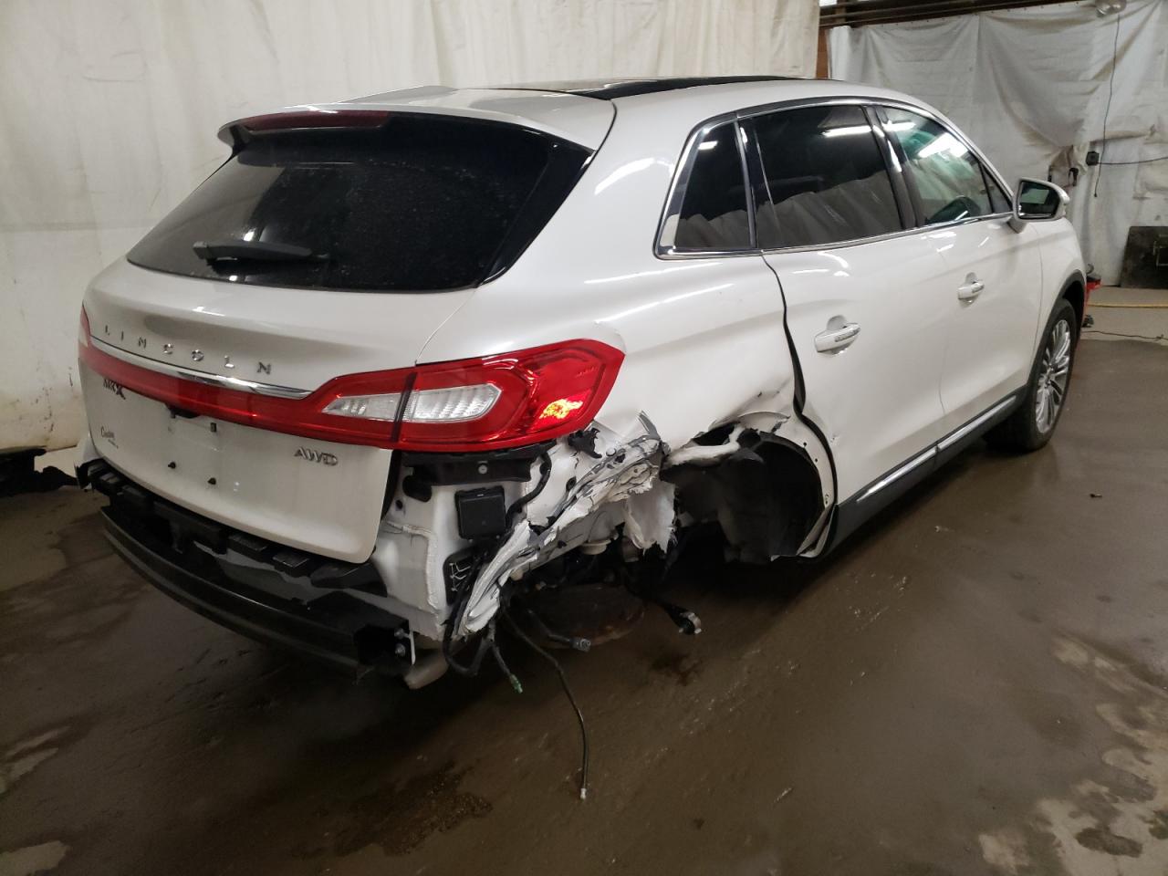 Photo 4 from auction – 2018 LINCOLN MKX RESERV with VIN 2LMPJ8LRXJBL42401