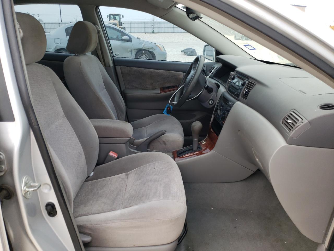 Photo 5 from auction – 2005 TOYOTA COROLLA CE with VIN 2T1BR32E05C329965