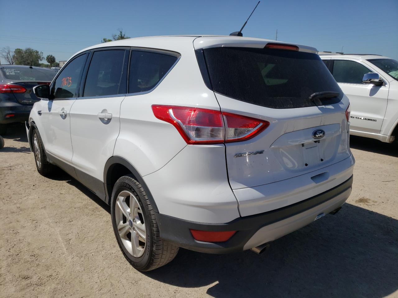 Photo 3 from auction – 2016 FORD ESCAPE SE with VIN 1FMCU0G70GUB11716