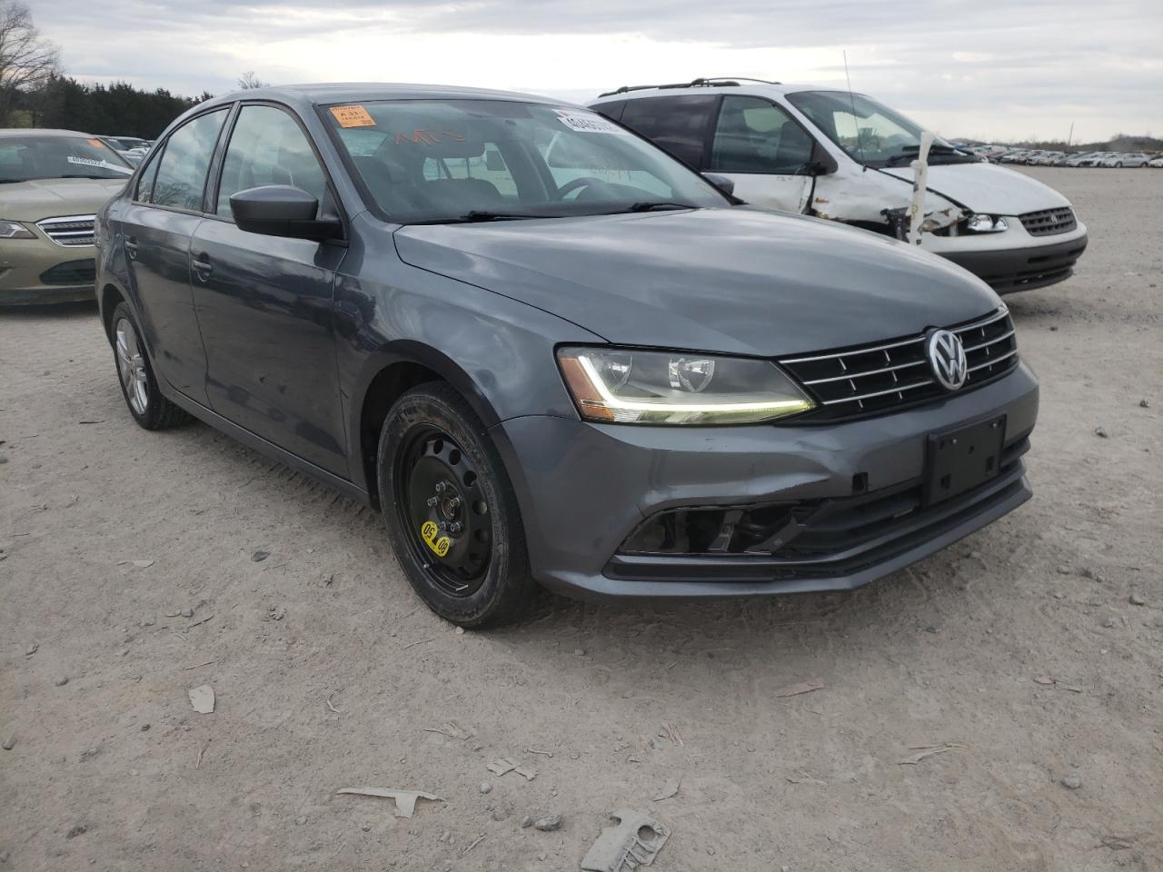 Photo 9 from auction – 2018 VOLKSWAGEN JETTA S with VIN 3VW2B7AJ0JM236727