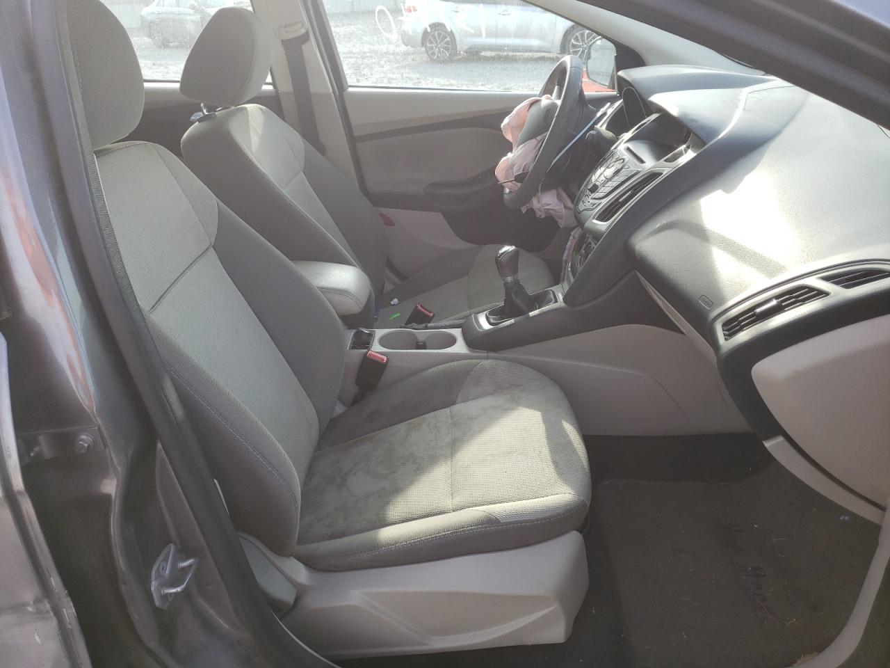 Photo 5 from auction – 2014 FORD FOCUS SE with VIN 1FADP3K27EL159431