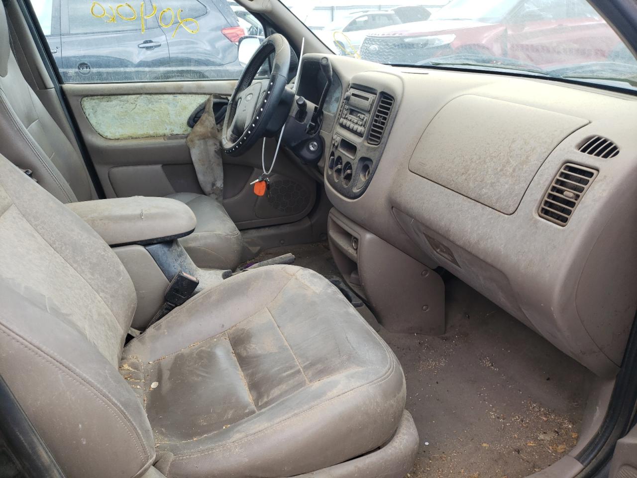 Photo 5 from auction – 2001 FORD ESCAPE with VIN 1FMCU031X1KC22648