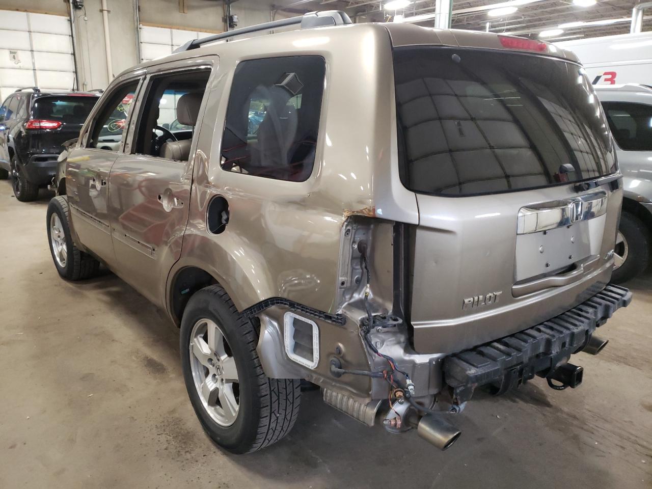 Photo 3 from auction – 2011 HONDA PILOT EXL with VIN 5FNYF4H53BB041090