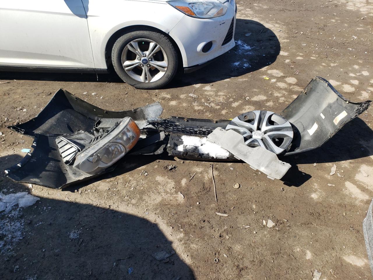 Photo 9 from auction – 2018 TOYOTA RAV4 LE with VIN JTMBFREV5JJ215286