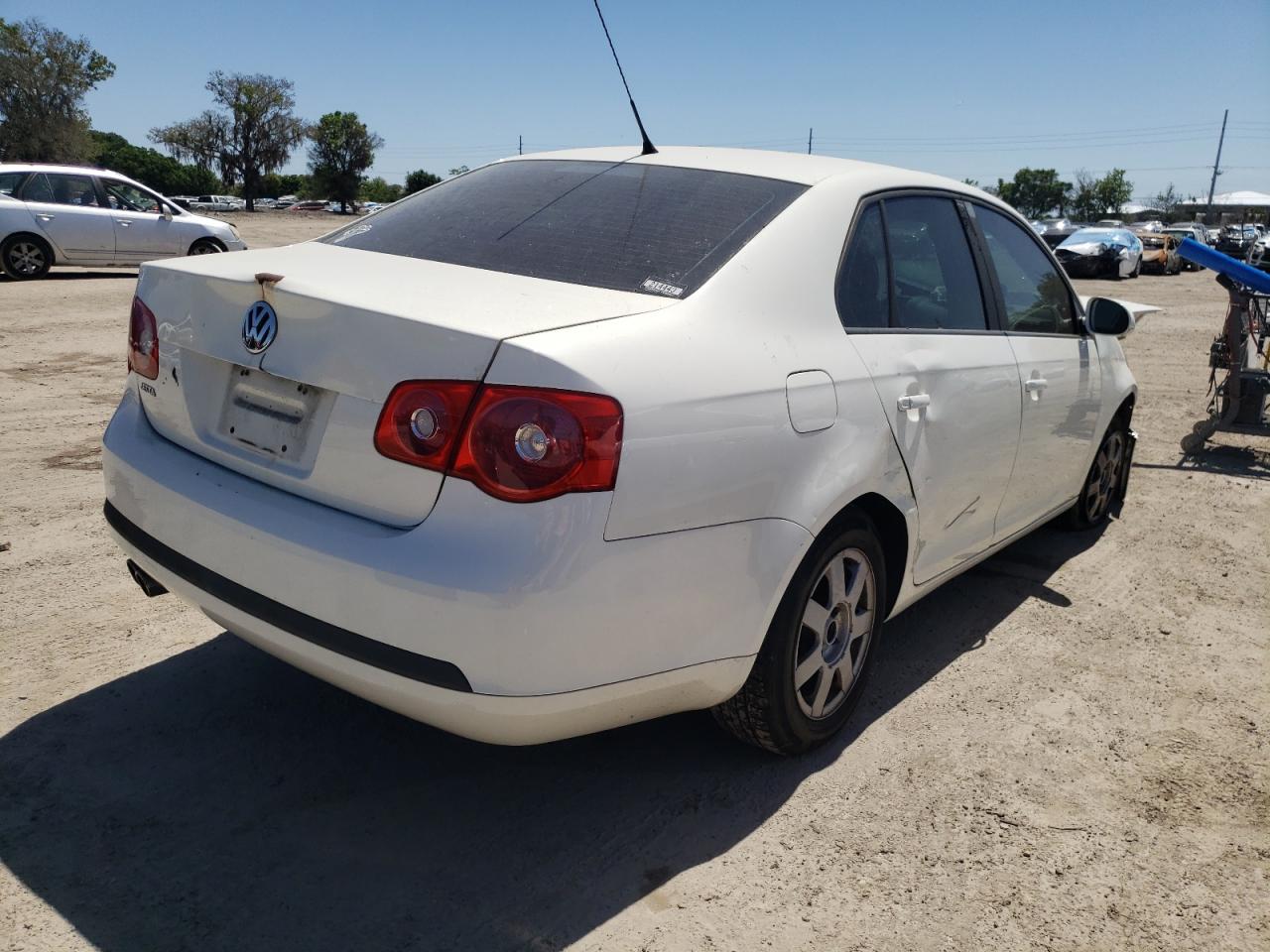 Photo 4 from auction – 2007 VOLKSWAGEN JETTA with VIN 3VWGF71K87M096423