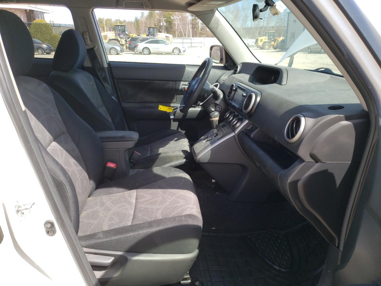 Photo 5 from auction – 2014 TOYOTA SCION XB with VIN JTLZE4FE9EJ061887