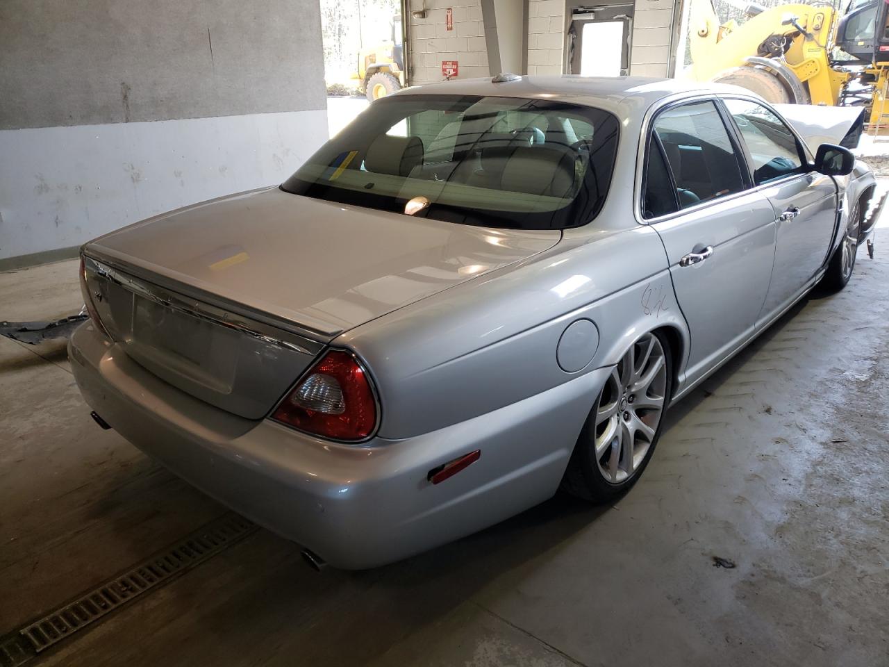 Photo 4 from auction – 2008 JAGUAR XJ8 with VIN SAJWA71B08SH24646