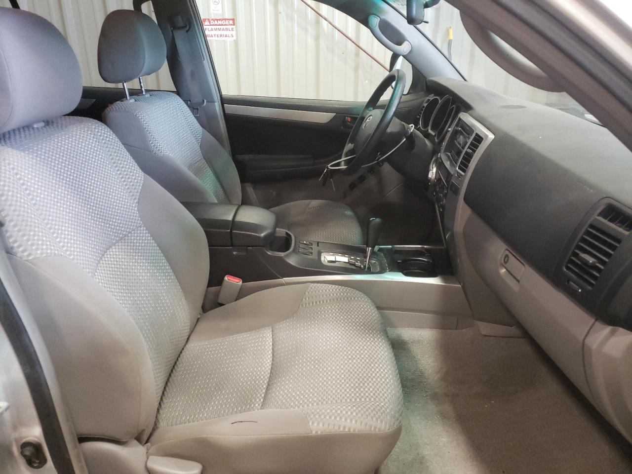 Photo 5 from auction – 2006 TOYOTA 4RUNNER SR with VIN JTEBU14R760085323
